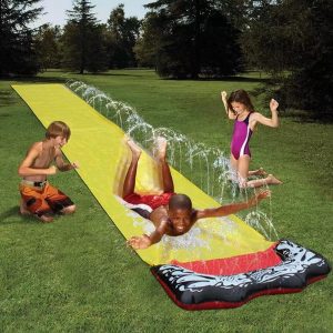 Pro-Care 1 Persoons Waterglijbaan 4.80mx0.70m – Aansluitbaar op Tuinslang – 20 Sprays – Outdoor Watertrack – Buitenspeelgoed